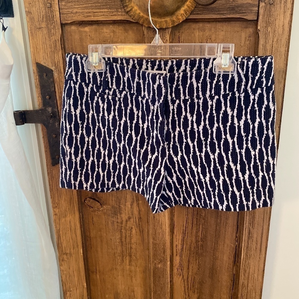 Loft blue and white shorts size 4